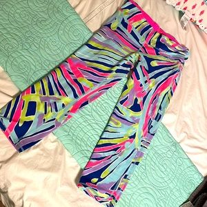 Lilly Pulitzer Luxletic Leggings. Mid Rise. Crop.